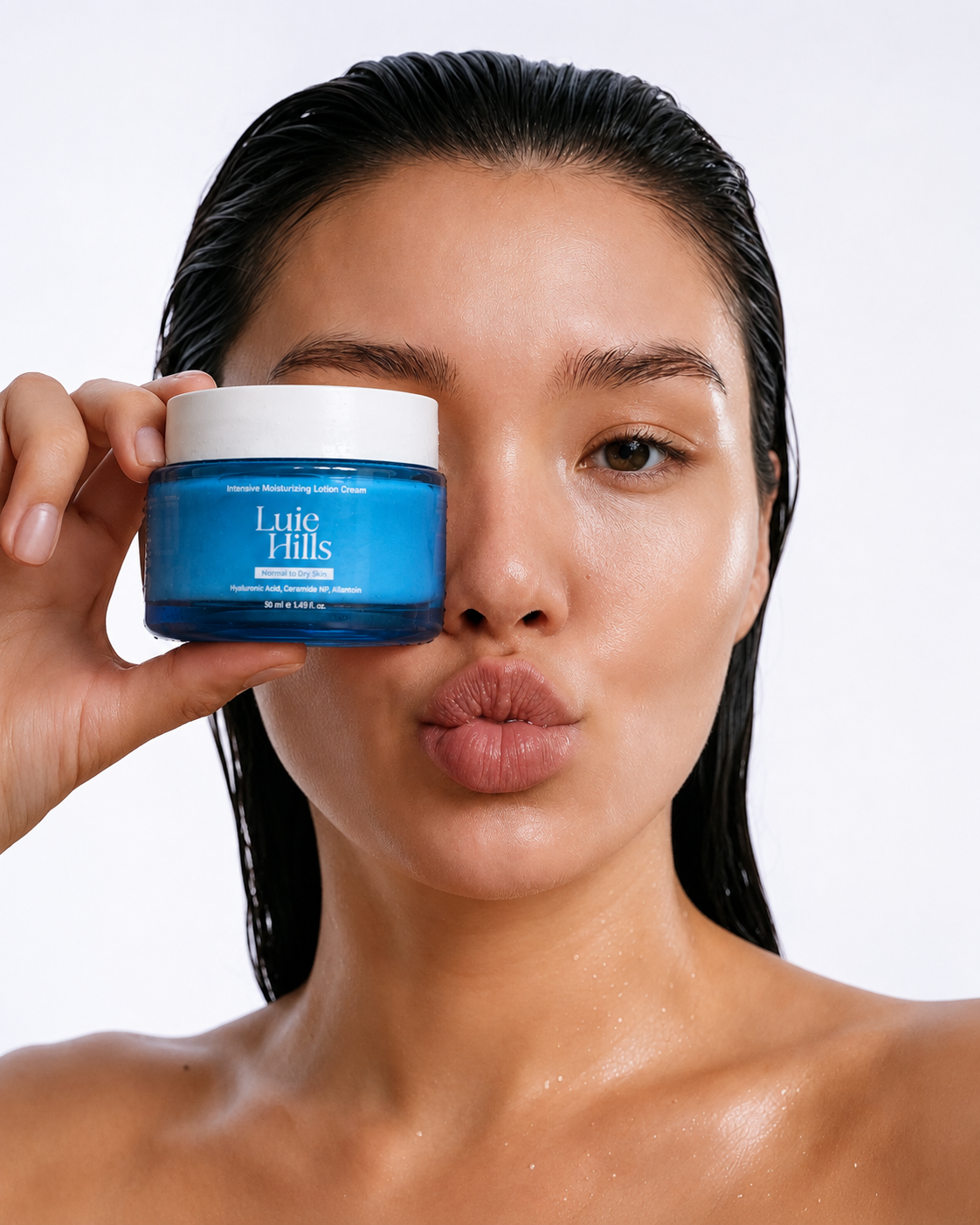 Close-up of Luie Hills gel cream texture